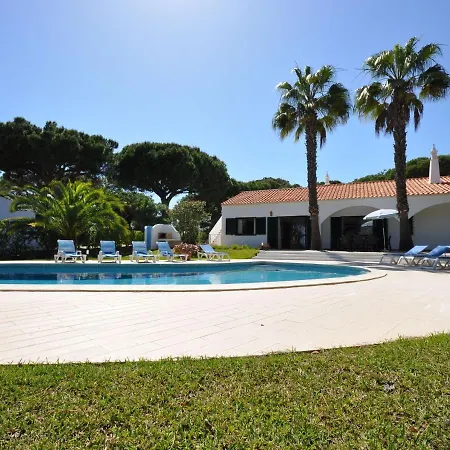 In With Pool Near Golf Course וילהמורה