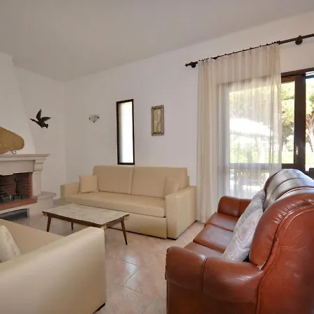 In With Pool Near Golf Course *